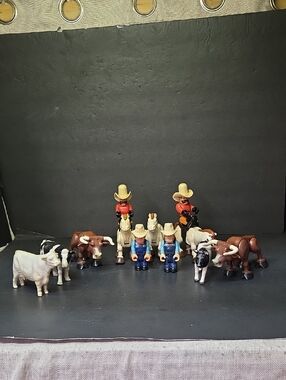 VINTAGE 1980 Fisher Price #331 Husky Helpers Cowboys, Farmers, Bulls, Cows